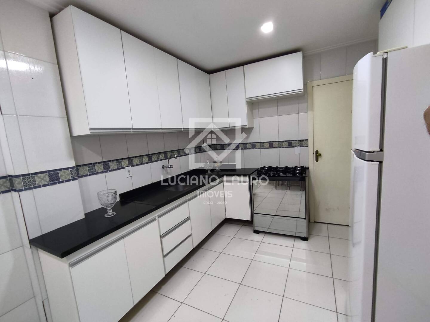 Apartamento à venda com 3 quartos, 105m² - Foto 8